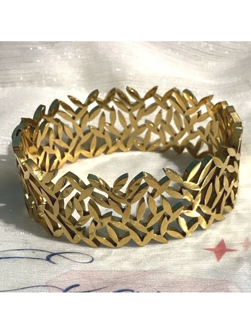 👠Bold Openwork 18K Gold-Cuff Bracelet Statement Hinged Design Hypoallergenic